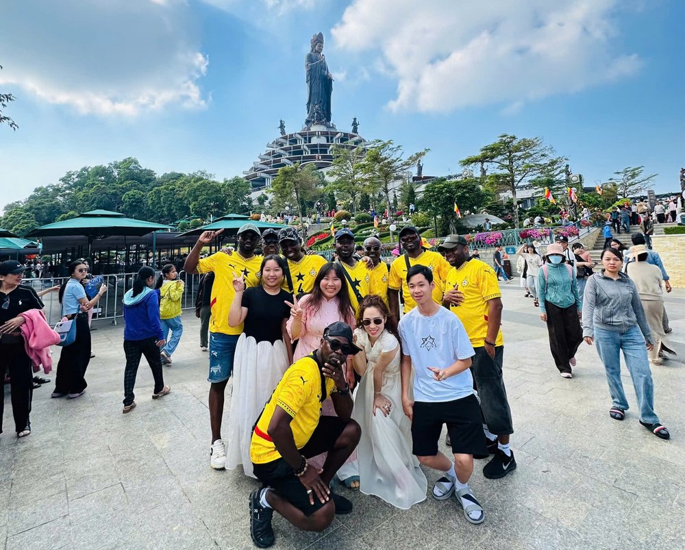 Cu Chi Tunnels, Cao Dai Temple and Ba Den Mountain 1 day HCMP18 - Image 8