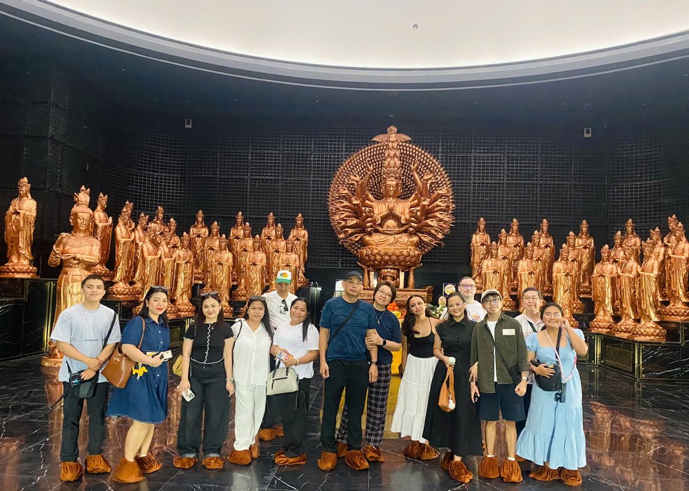 Cu Chi Tunnels, Cao Dai Temple and Ba Den Mountain 1 day HCMP18 - Image 7